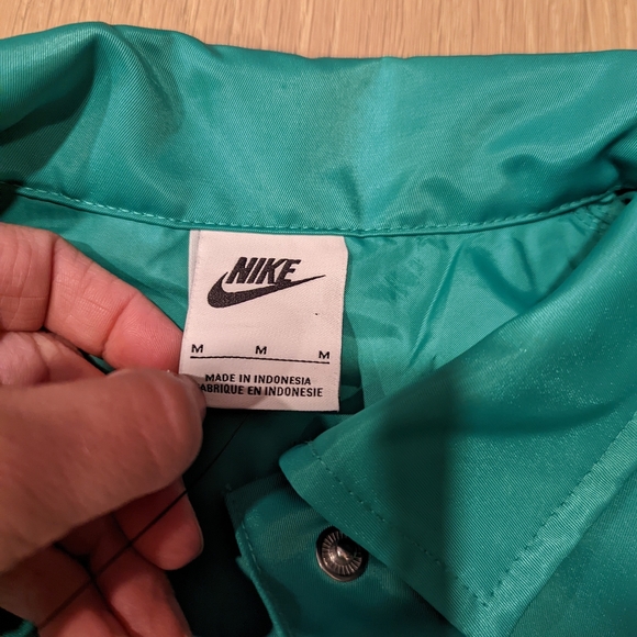 Nike Kelly Green Jacket - Picture 4 of 7